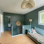 Сasa de vacaciones Contemporary With Heated Pool In Le Moulleau