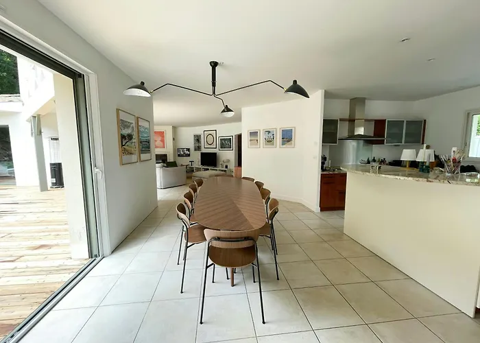 Holiday home Contemporary With Heated Pool In Le Moulleau