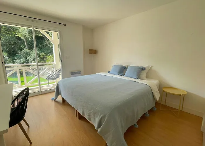 Contemporary With Heated Pool In Le Moulleau Holiday home