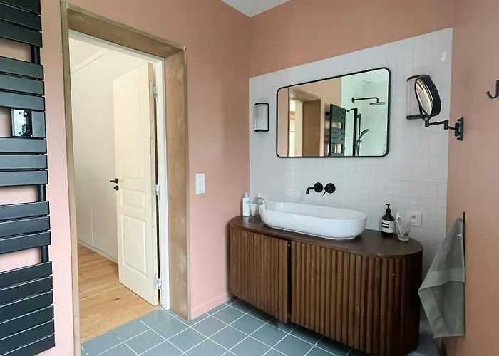 Contemporary With Heated Pool In Le Moulleau Holiday home *